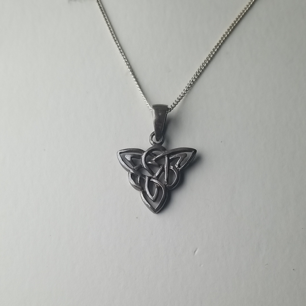 Metal Celtic Triangle Pendant